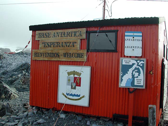 AN0203SM096_HopeBay_Esperanza.jpg [&copy; Last Frontiers Ltd]