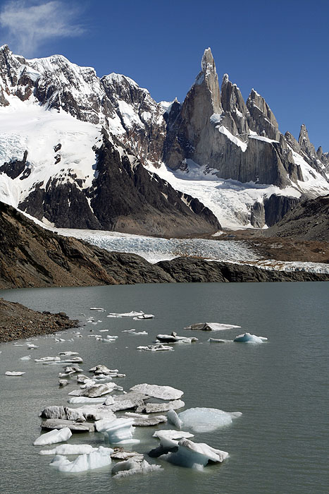 AR1107EM0510_fitzroy.jpg [&copy; Last Frontiers Ltd]