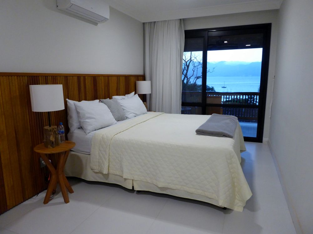 BR2305SM500_ilha-grande-pousada-naturalia-superior-ocean-view.jpg [&copy; Last Frontiers Ltd]
