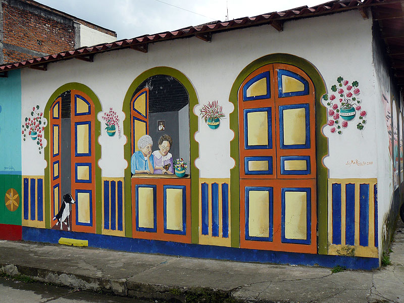 CO0517SM401_coffee-region-pijao-murals.jpg [&copy; Last Frontiers Ltd]