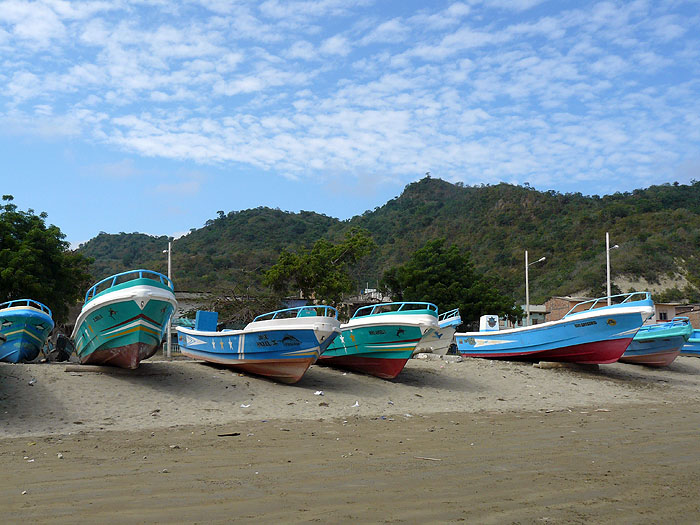 EC0608RB1014_puerto-lopez.jpg [&copy; Last Frontiers Ltd]