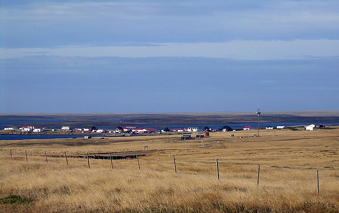 FK10FITB_Goose-Green.jpg [&copy; Last Frontiers Ltd]