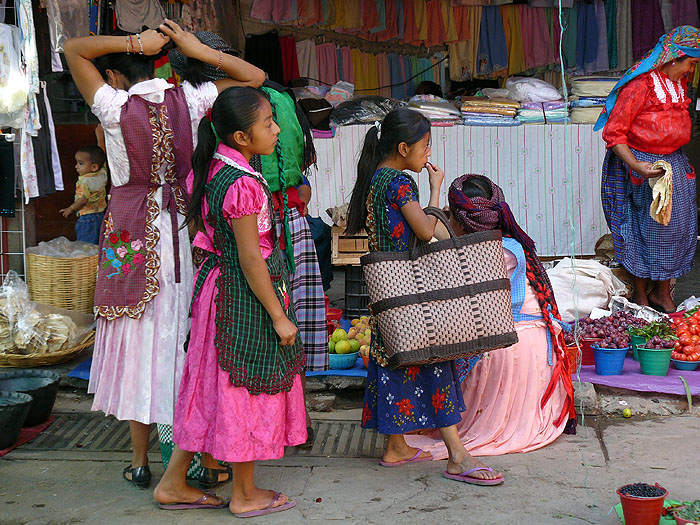 MX0511SM0242_sunday-market-tlacolula-valley.jpg [&copy; Last Frontiers Ltd]