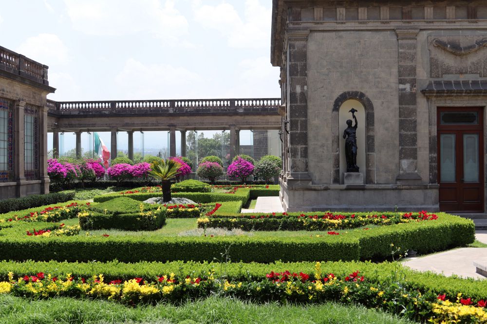 MX2404EP028_mexico-city-chapultepec-castle.jpg [&copy; Last Frontiers Ltd]