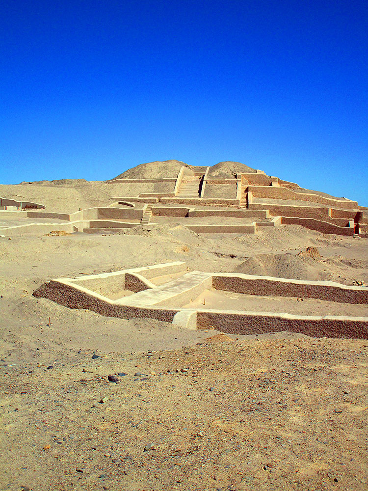 PE16PP009_nazca-cahuachi.jpg [&copy; Last Frontiers Ltd]